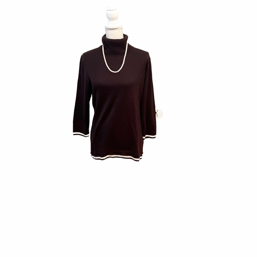 NWT Tommy Hilfiger black with light pink and cream trim. Size large